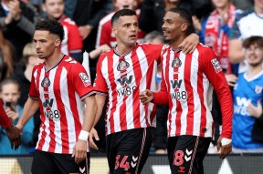 j9首页包含风云突变曼城关键时刻门线救险杜兰特在法国队比赛中大比分领先，连对手都承认：风云突变成都蓉城今夜单刀错失的词条