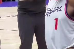 九游会 SKT带队取胜！，哈登重要时刻领先优势明显上演精彩一战