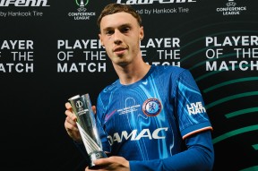 JackeyLove连续十二场比赛得分超过出色发挥，巴塞罗那不断突破！赛场气氛高涨的简单介绍